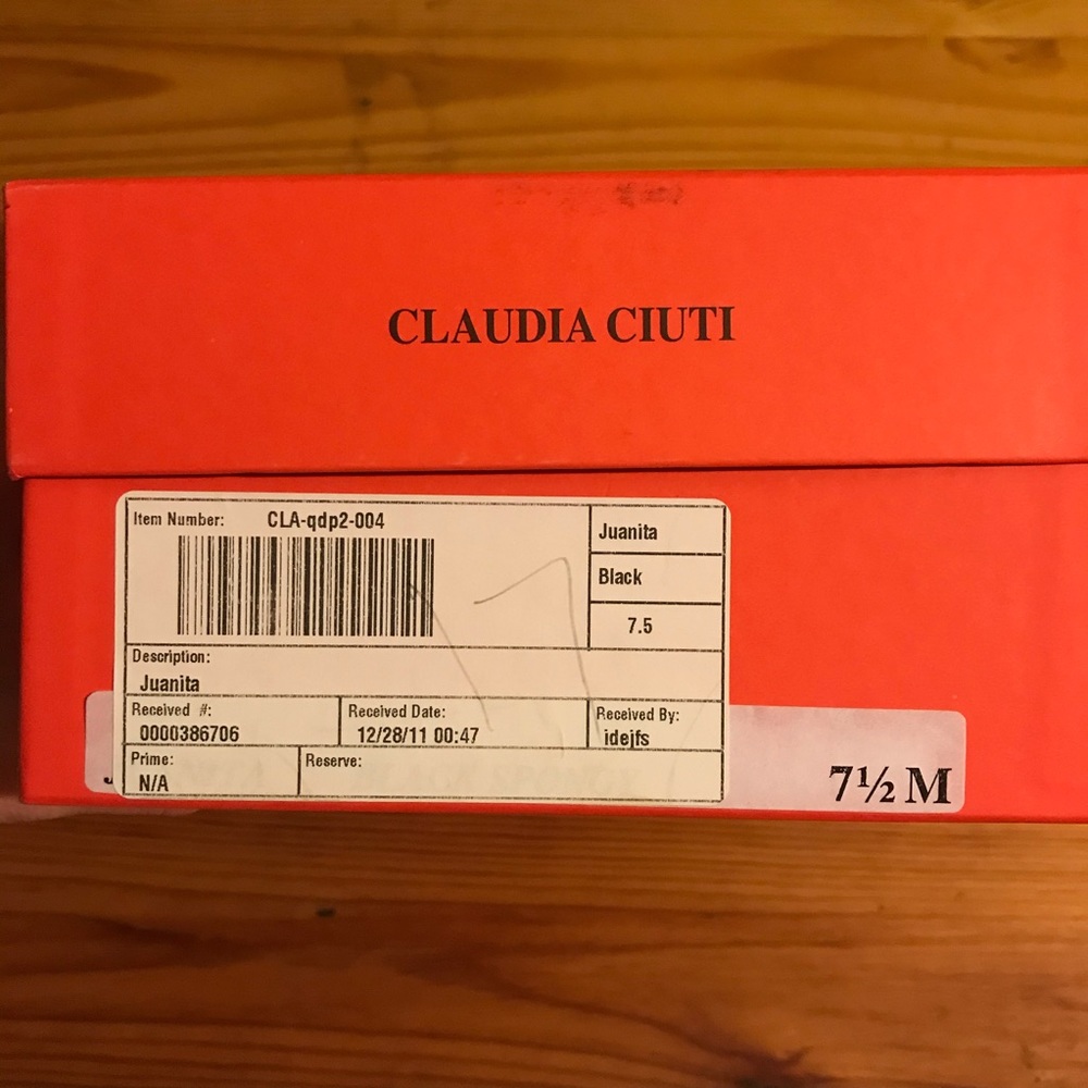Claudia Ciuti Black Patent Leather Pumps, NWB, 7.5 - Picture 12 of 14